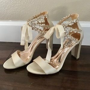Badgley Mischka satin tie ivory block heels